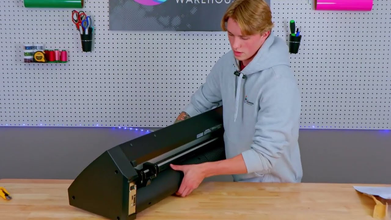 Распаковка и настройка 24-дюймового режущего плоттера Graphtec CE8000-60: пошаговое руководство