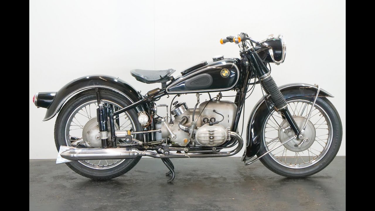 BMW R67/2 c.1953 600cc 2 cyl ohv - starting up - 4K