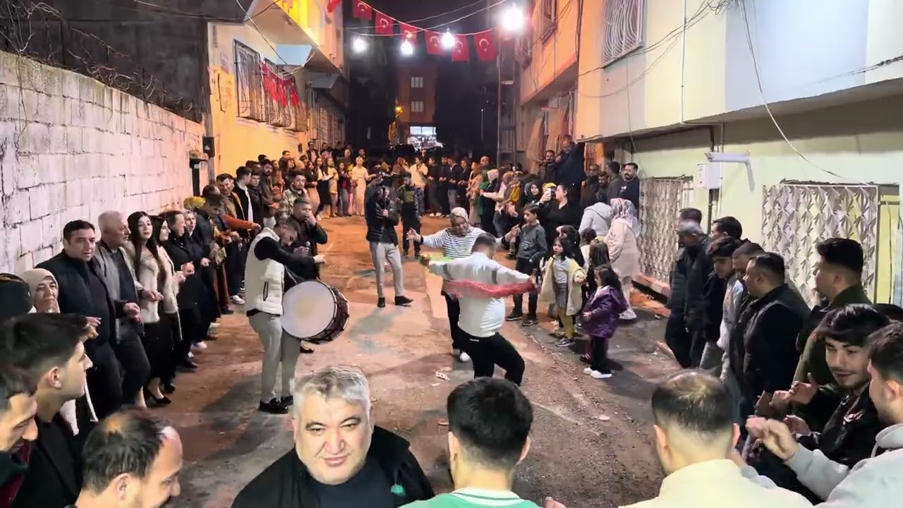 Batarist Cahit ekibi Meryem’e halay Asker gecesi 2026 