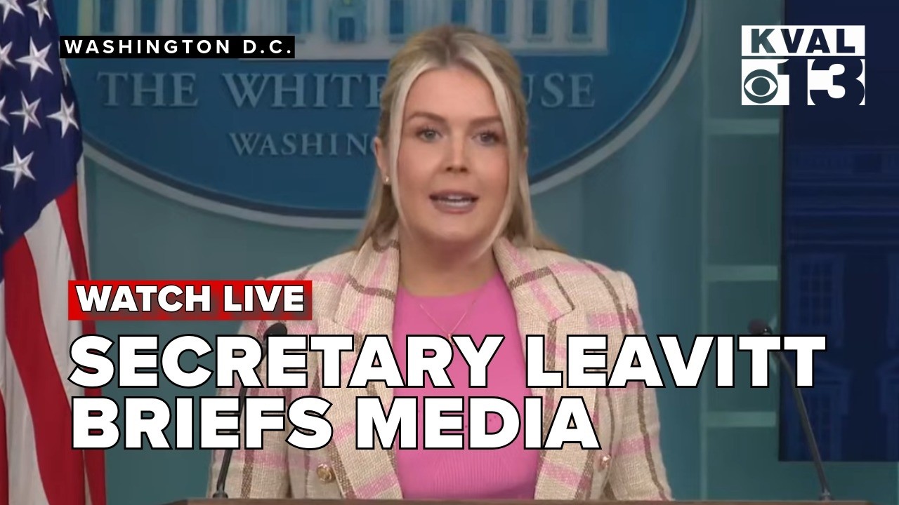 Secretary Leavitt briefs members of the media