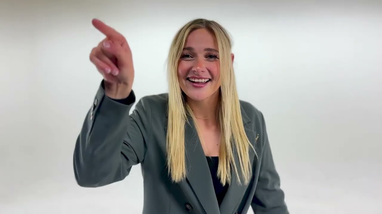 I CAN DO IT WITH A BROKEN HEART in SIGN LANGUAGE (CC)