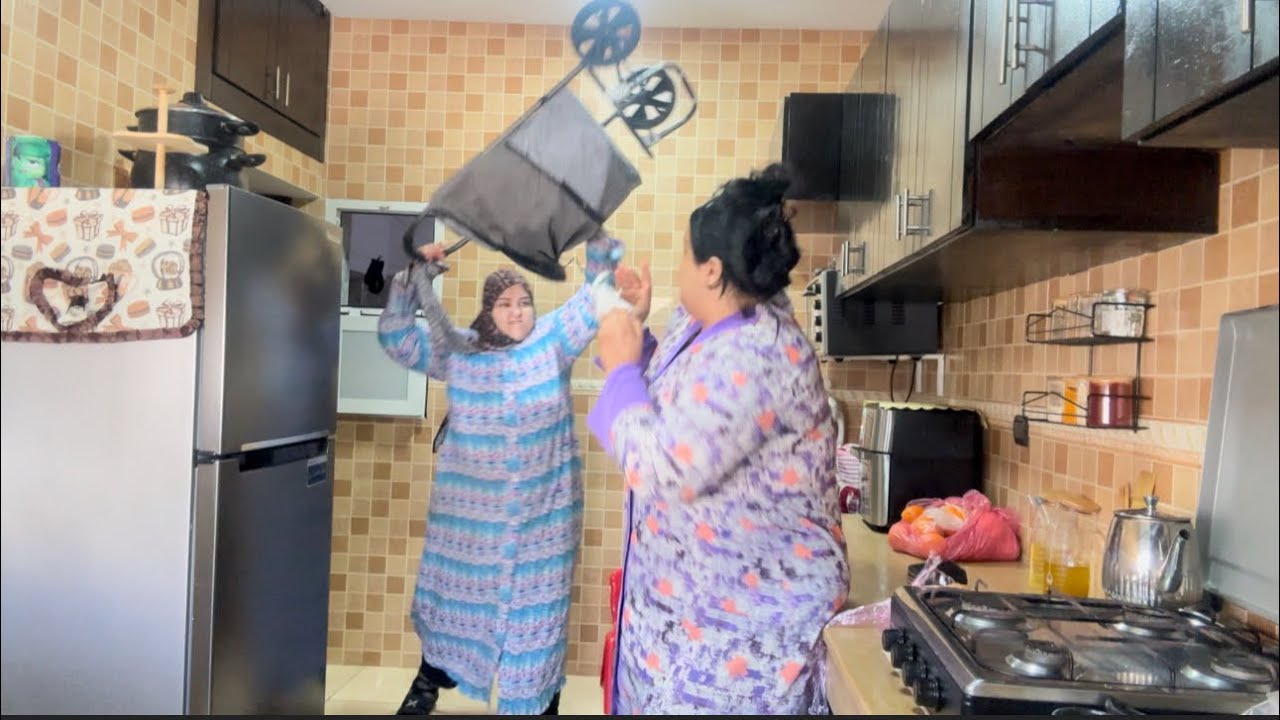 فطرت رمضان 😭سمية ضرباتني 😡عيطات على امي سامية امينة بغا ليا موت😭