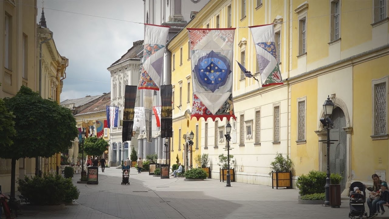 Zászlók a város felett