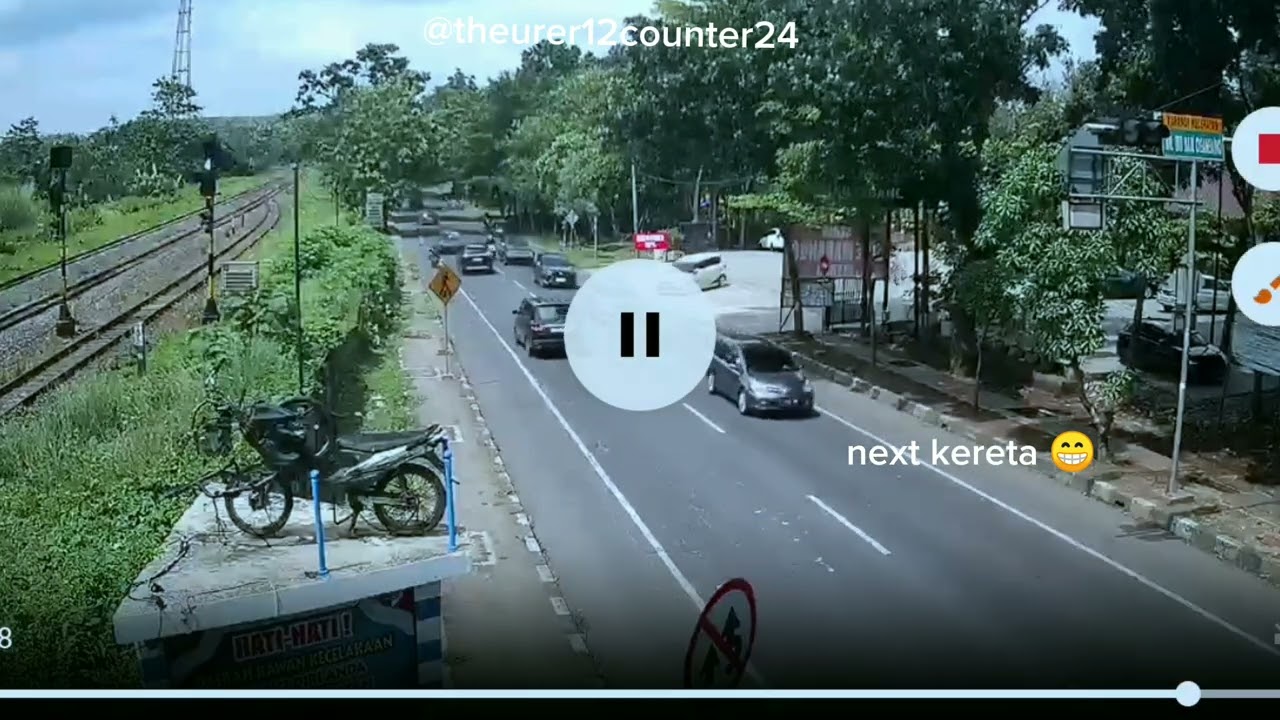 Hunting KA di cctv Purwakarta 