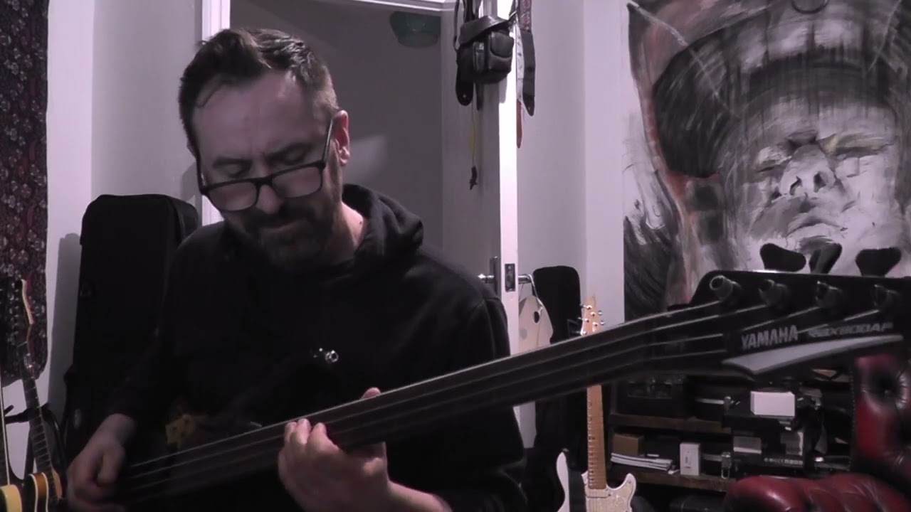 Peter Gabriel - Tony Levin bass cover in 'Sledgehammer' (Yamaha RBX 800AF