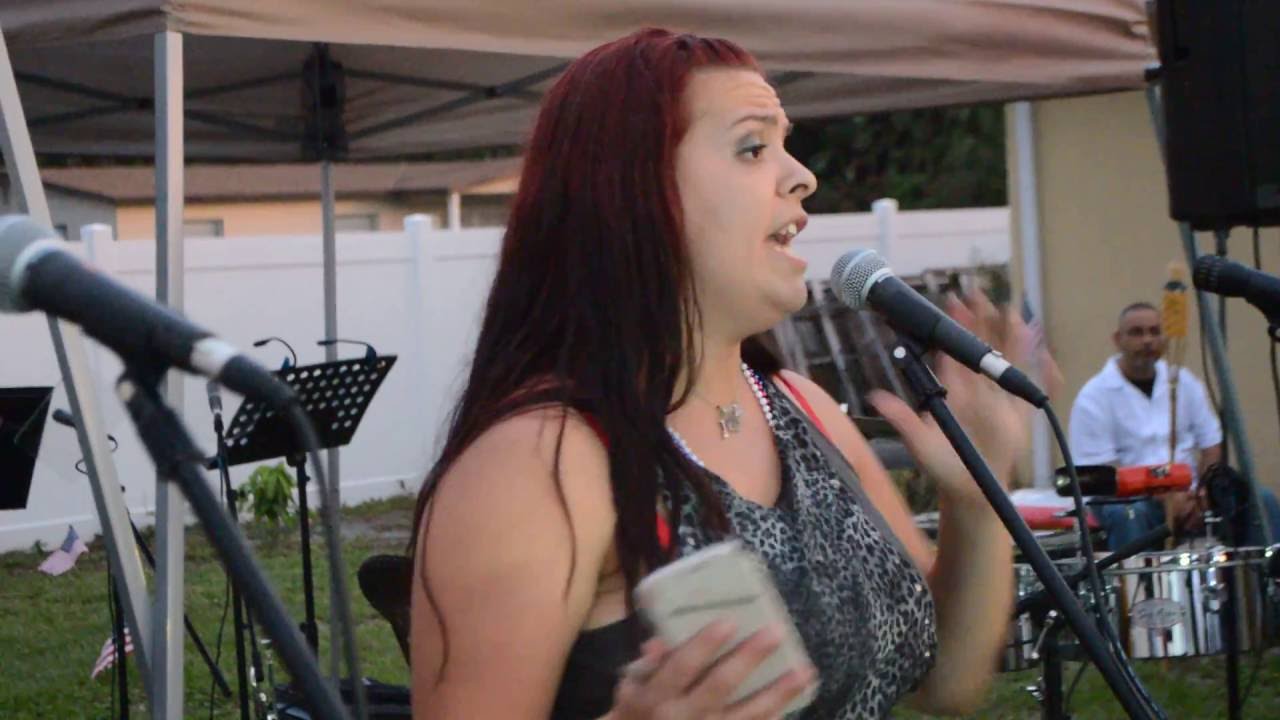 Iris Cantando