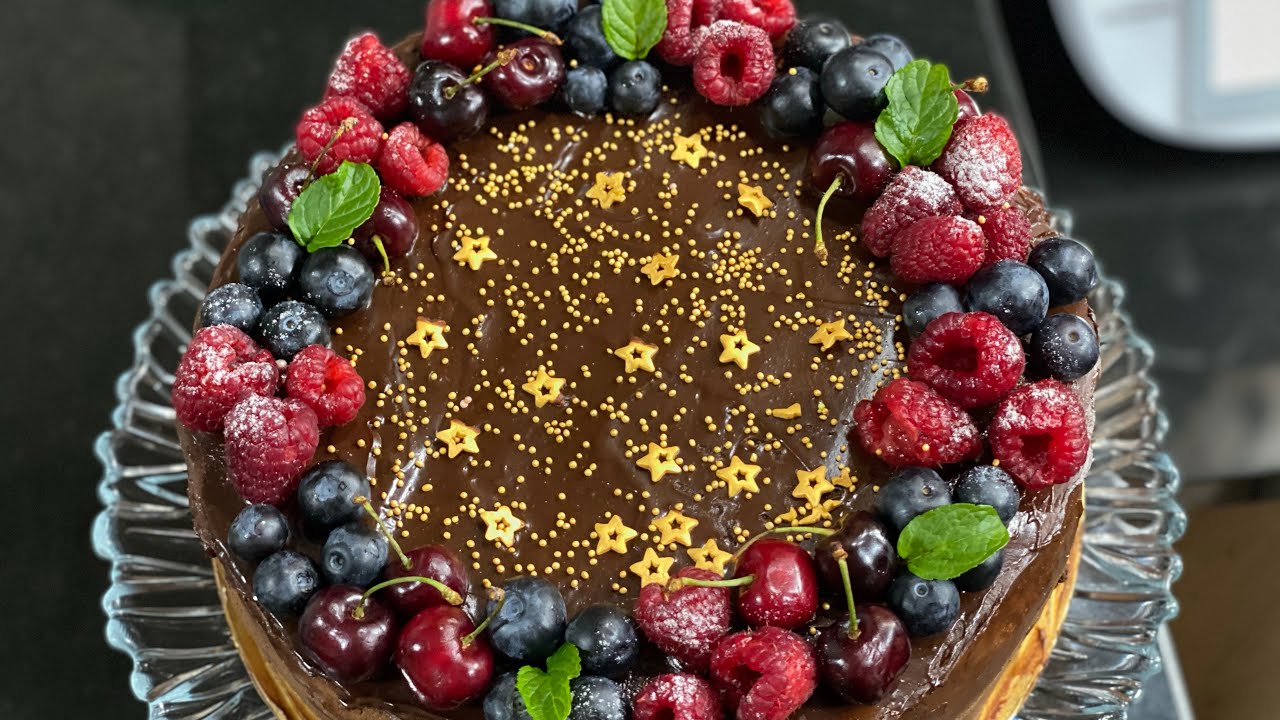 Gâteau chocolat aux fruits rouges avec thermomix /حلوى بالشكولاط والفواكه الحمراء بالترمومكس