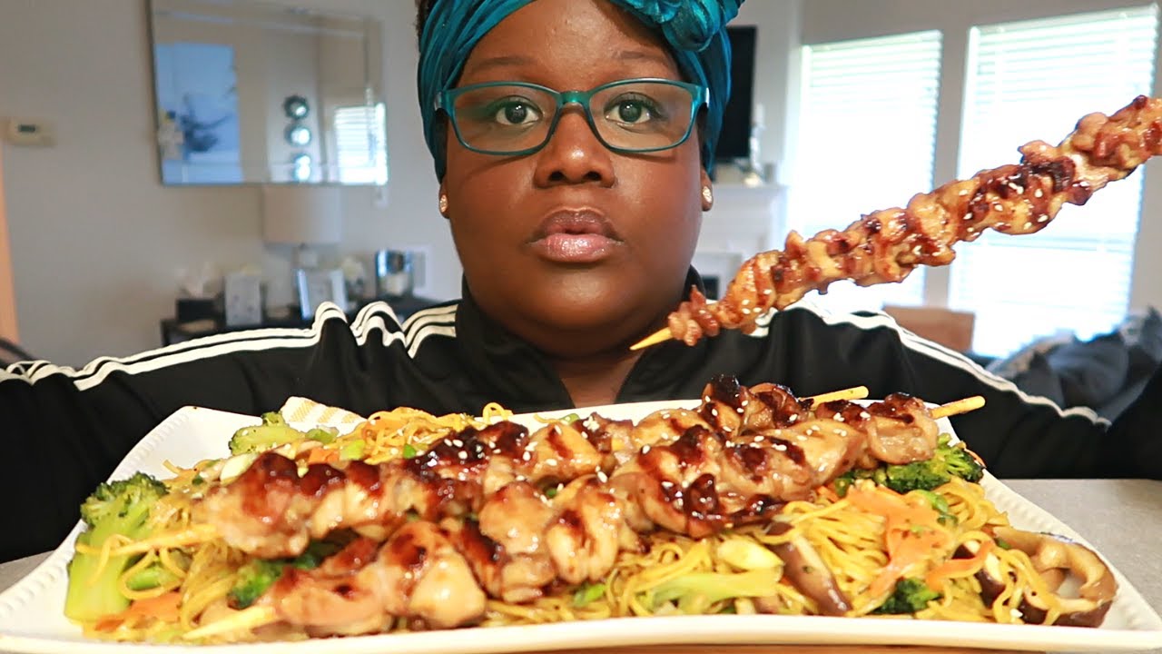 THE BEST TERIYAKI CHICKEN SKEWERS WITH VEGGIE CHOW MEIN COOKING AND EATING