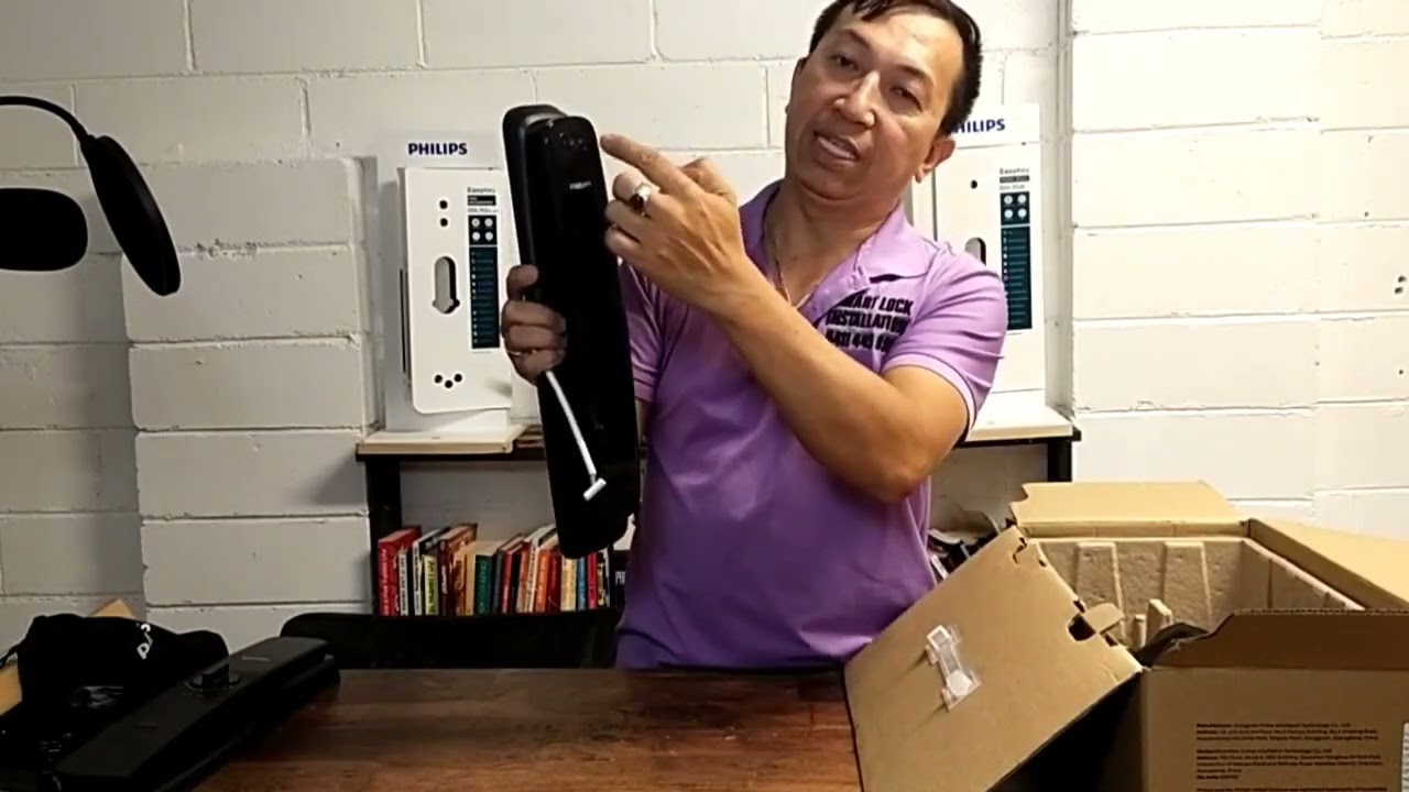 Philips DDL702-8HWS Face recognition smart lock - Unboxing and Features