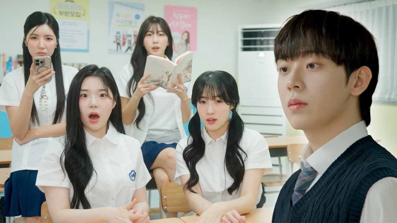 여고에 잘생긴 남자 선생님이 들어온다면? 😍🎓