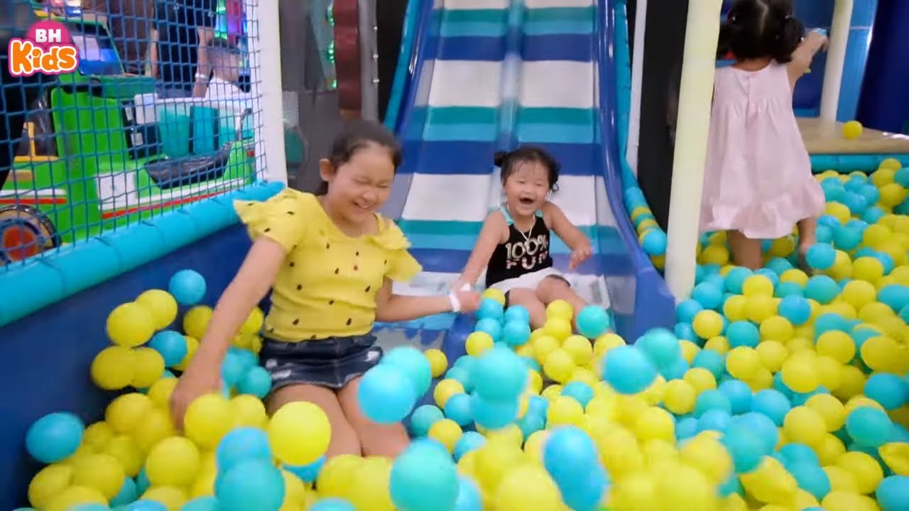 Bé Tí Ti ♫ Con Mèo Rửa Mặt ♫ Cháu Yêu Bà - Nhạc Thiếu Nhi Sôi Động Hay Nhất Cho Trẻ Mầm Non