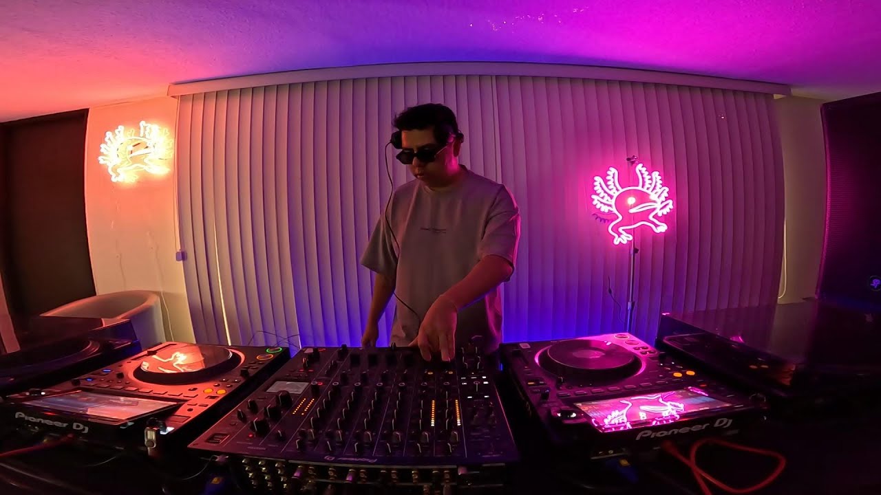 MR  @ Tuesday LIve Sessions, Axolotl Studio, Sept. 2 2025