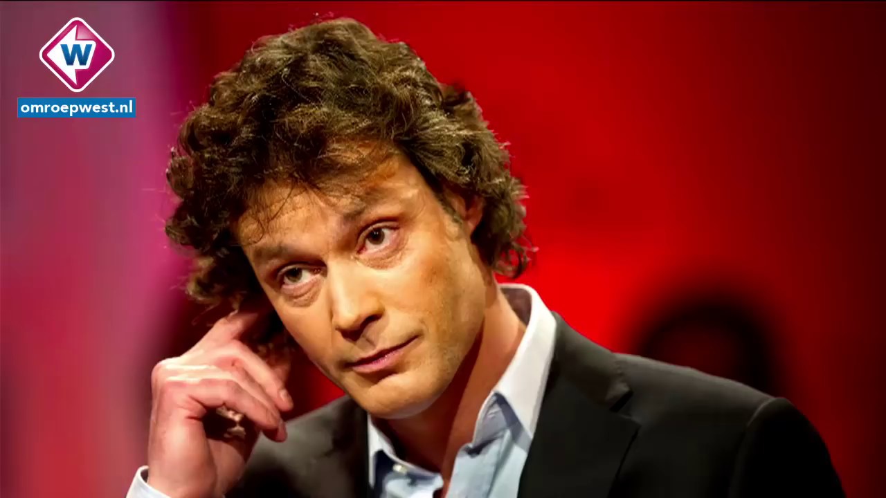 Haagse radio- en televisiepresentator Joost Karhof onverwacht overleden.