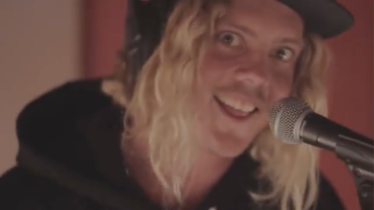 Skegss - My Face (Locomotiva Sessions)