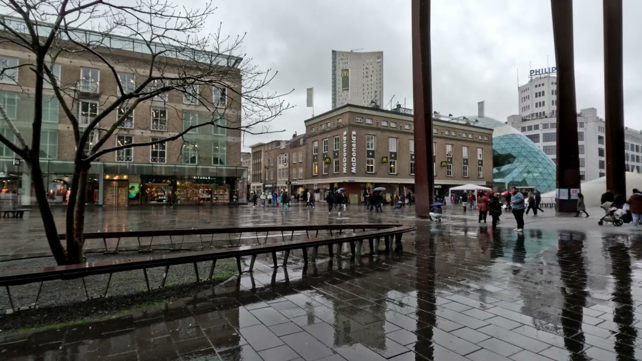 Eindhoven-Netherlands: A rainy day in Septemberplein Markt.🌧️
