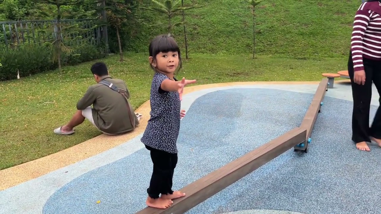 Main pushbike dan nyobain seru nya bermain di playground baru at-thohir kota depok