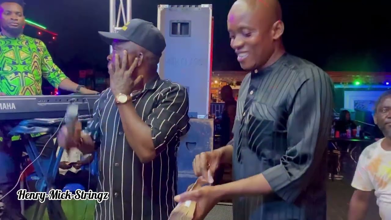 De great Onyelelue live at Cubana bar