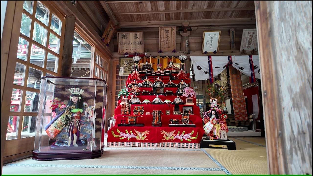 2年ぶりに羽黒山のロウバイを見て、羽黒山神社のサプライズ展示　お雛様を見て、栃木百名山の霊峰羽黒山山頂に立った。変わらない神聖な空気が優しく包んでくれた。
