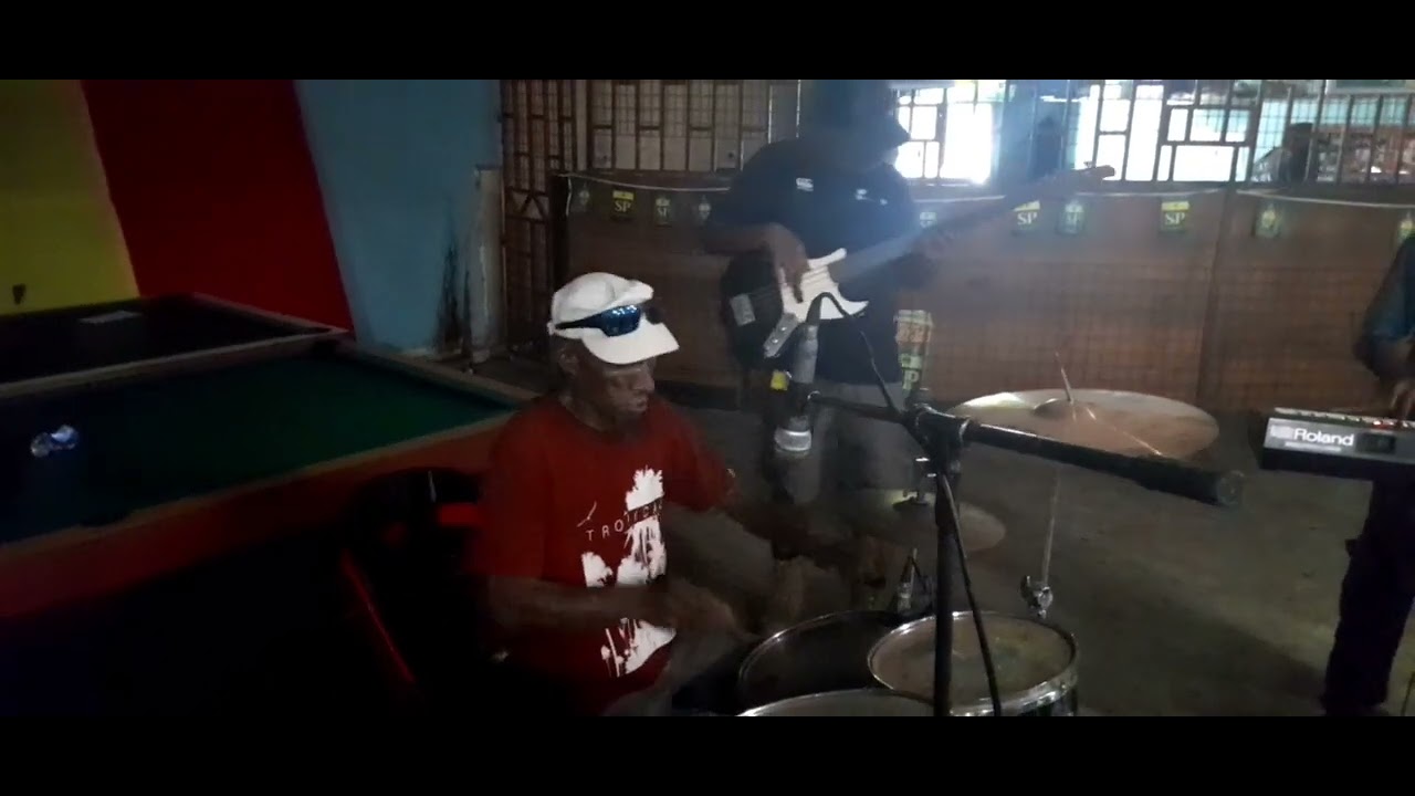 Sully Dii - Kairuku Aonamo,, footage taken from Murphy Buana's live performance..