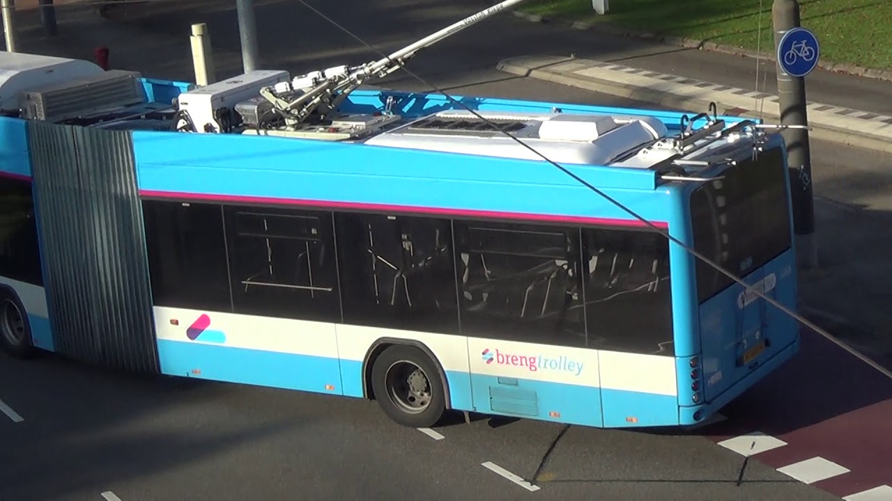 Trolleybuslijn 2 verrewkr van de halte W.C Kronenburg richting De Laar West