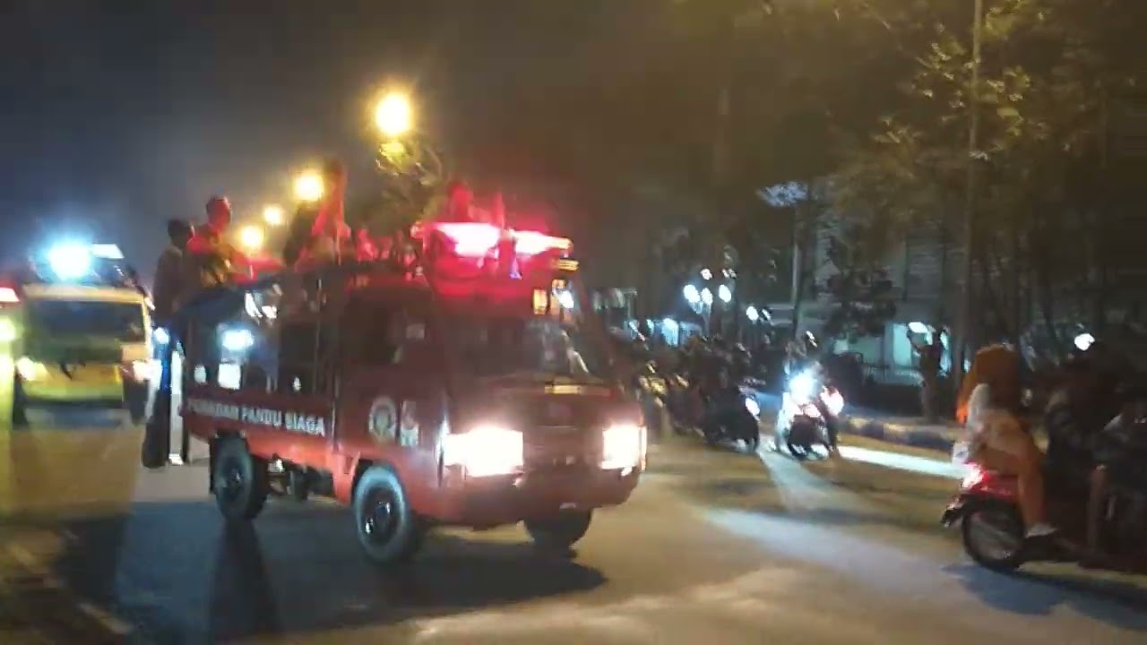 *bang sood jalan2* PAWAI OBOR DI ALUN2 KAPUAS POTIANAK (KALBAR)(2)