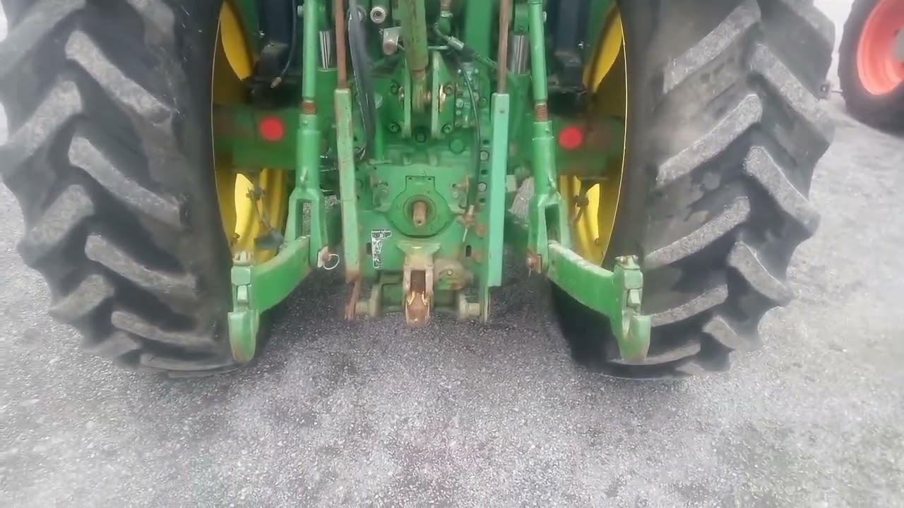 Ciągnik JOHN DEERE 6110, 4x4 (80 KM) na licytacji Flotilo.pl 3z3