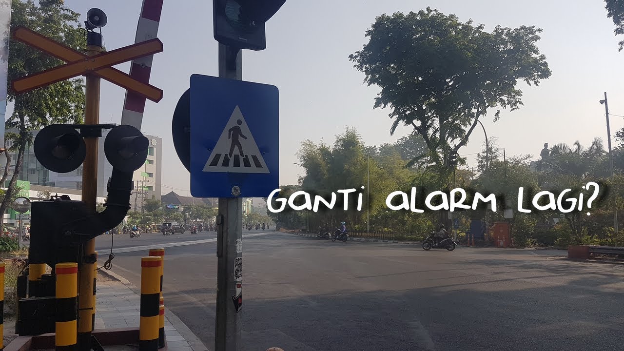 Perlintasan kereta api royal plaza rsi wonokromo surabaya sering ganti alarm