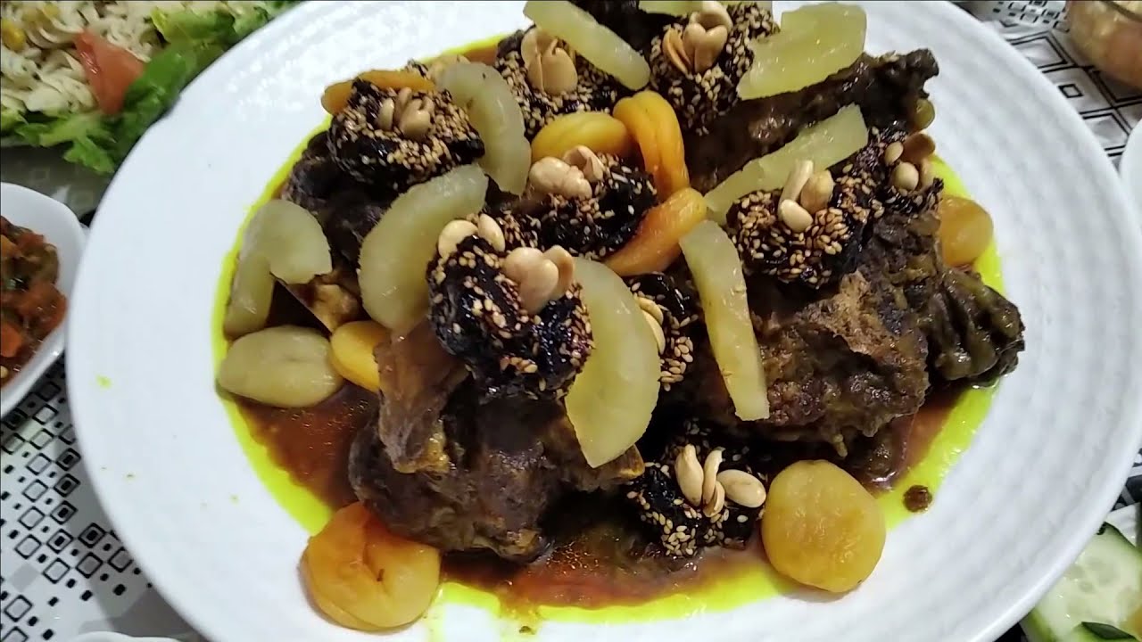 طاجين اللحم بالبرقوف والانناس