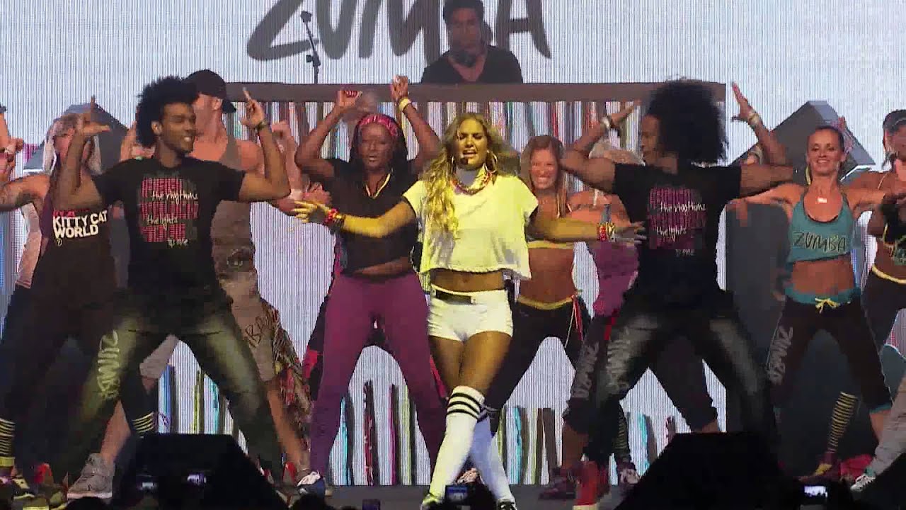 Adelén - Bombo Zumba Convention 2013 Orlando