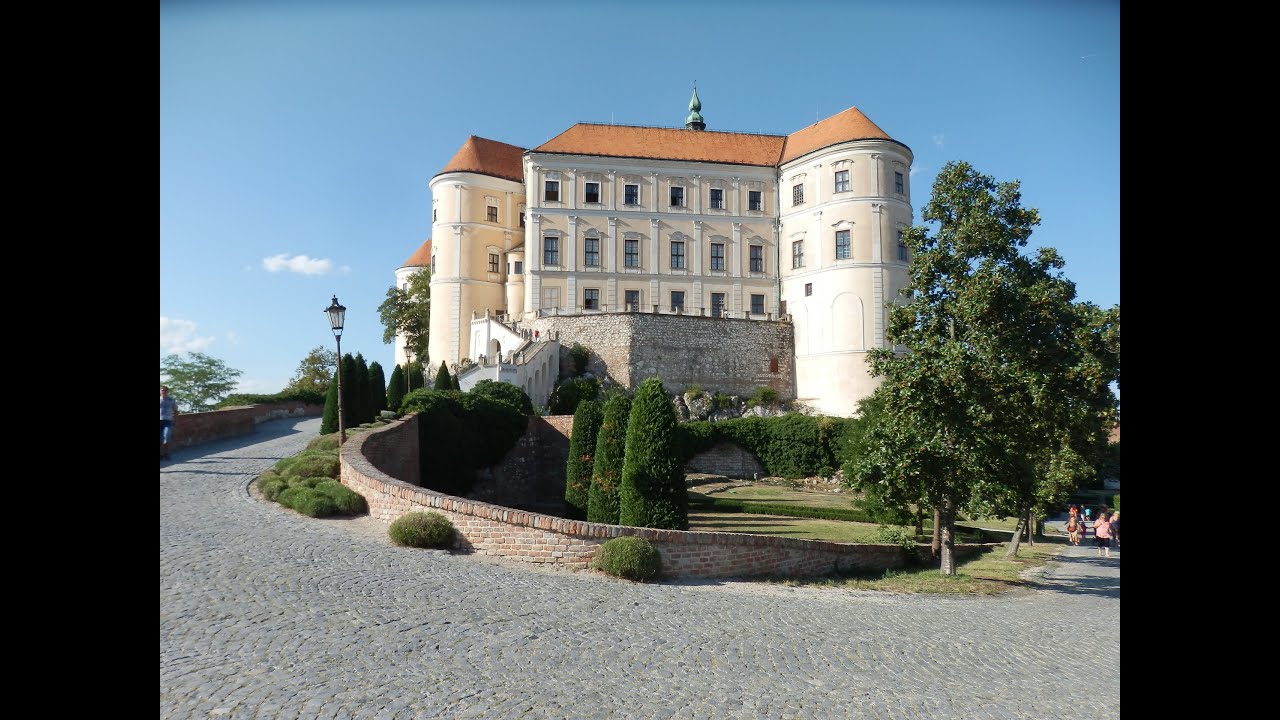 MIKULOV  - ZÁMEK a OBŘÍ SUD