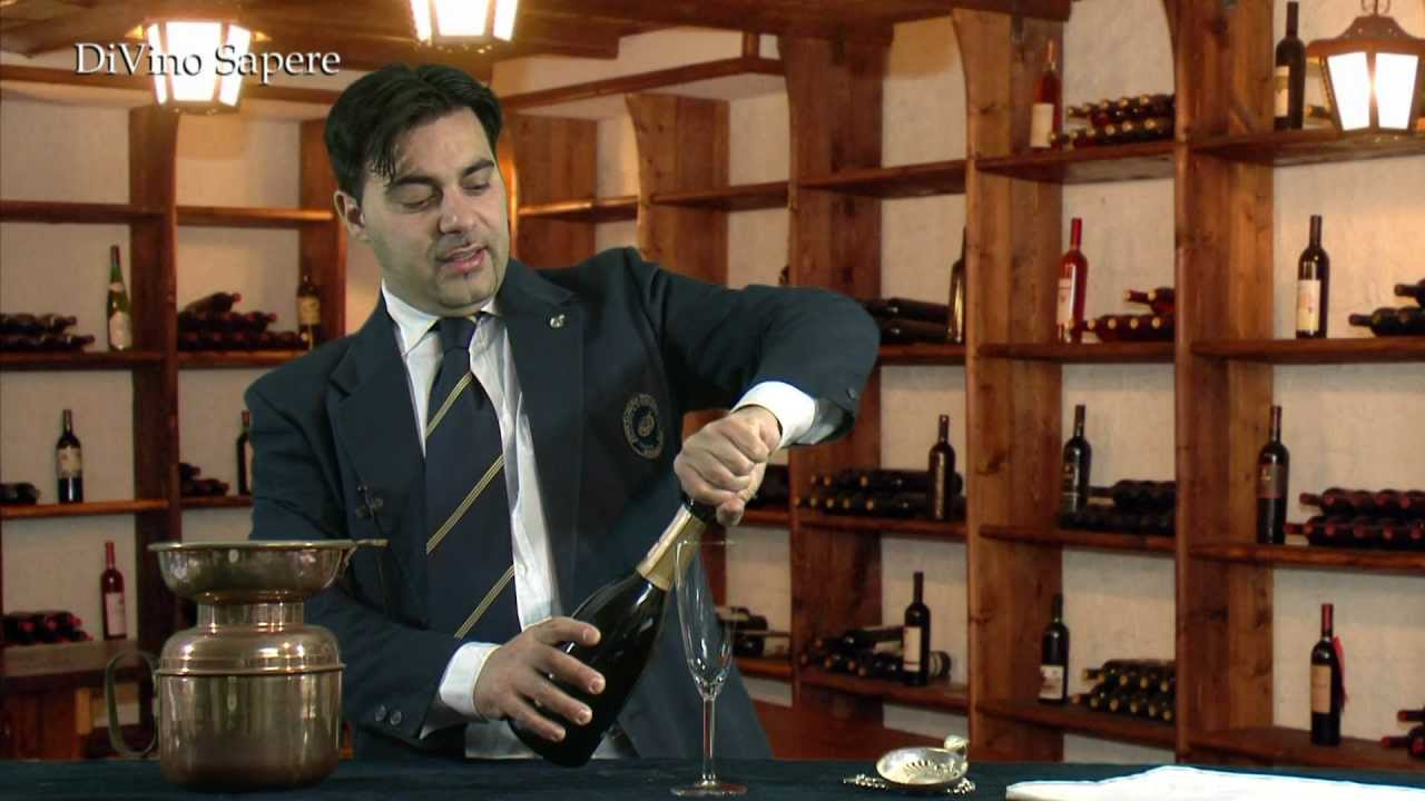 Come si stappa una bottiglia di spumante?