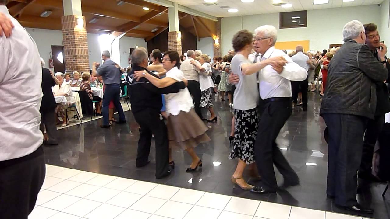 Belle ambiance a Roost Varendin le 1 05 2015