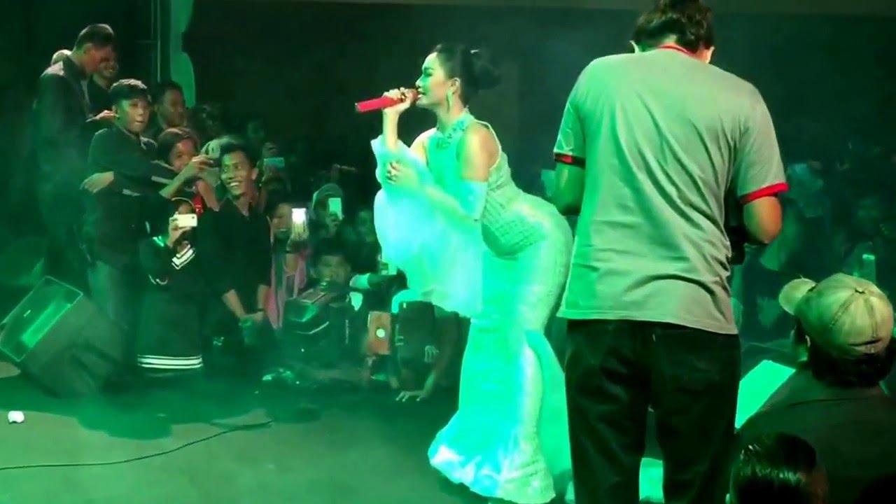 1 jam saja by. Zaskia gotik with Orange Wave.. Holchim gathering 2015 cirebon chapter