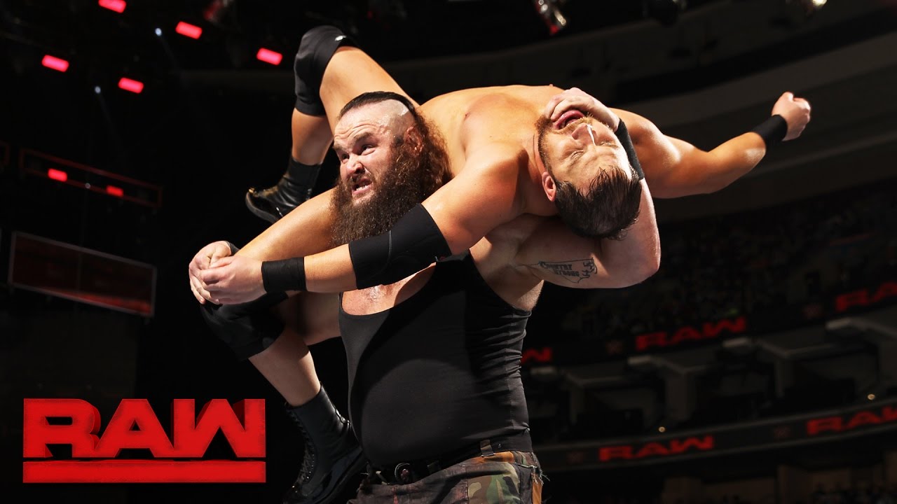 Кёртис Аксель против Брауна Строумана: Raw, 12 декабря 2016 г.