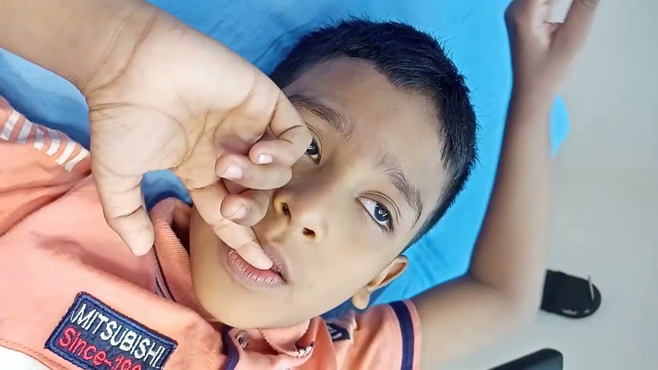 বাংলাদেশি মুসলিম ছোট ছেলের মুসলমানি করানোর কষ্টের কাহিনি 🫣