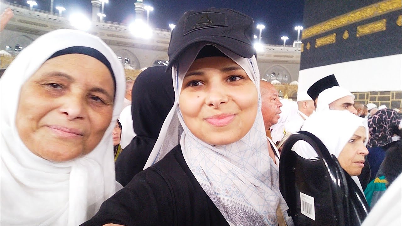 عملنا عمره أنا وأمي 🕋 أمي 🥹 من فرحتها أول مره نشوف الكعبه ونصلي وراها أمي بكت من فرحتها 😭🥹🥺