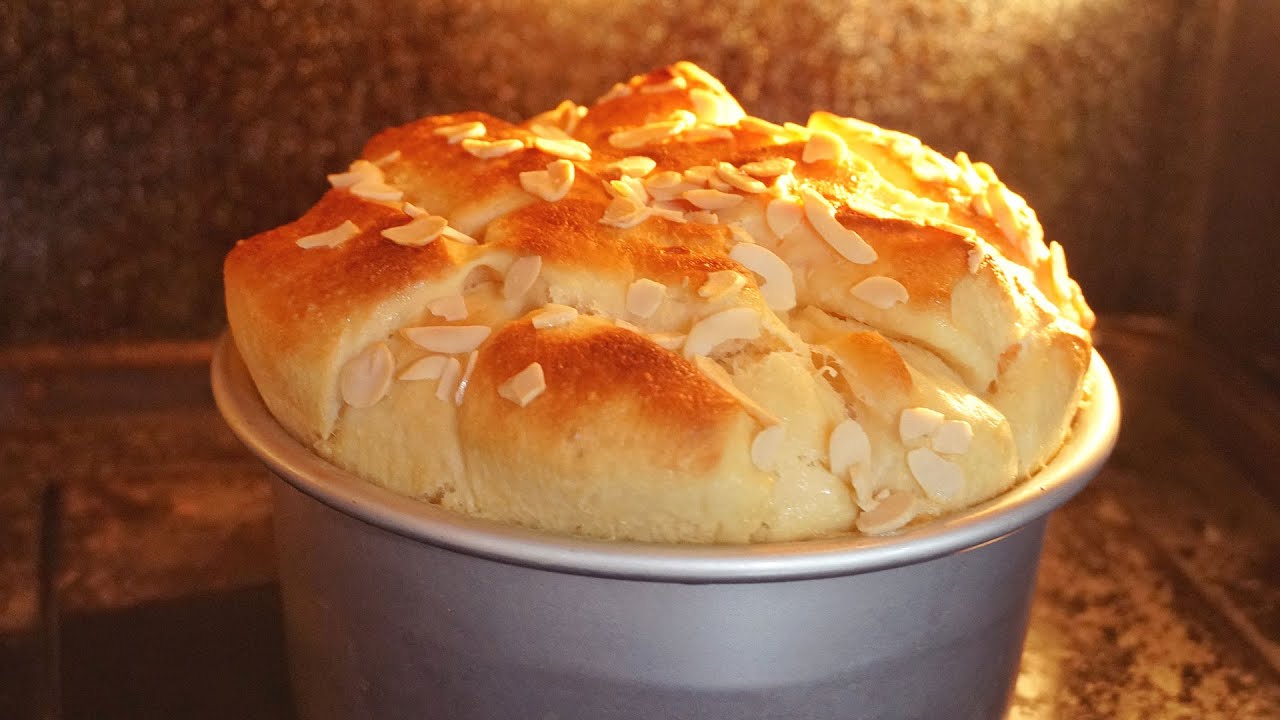 Condensed Milk Bread Recipe | 如雲朵般柔軟的手撕麵包 | 超簡易煉乳麵包食譜分享 | DawnKee Cooking