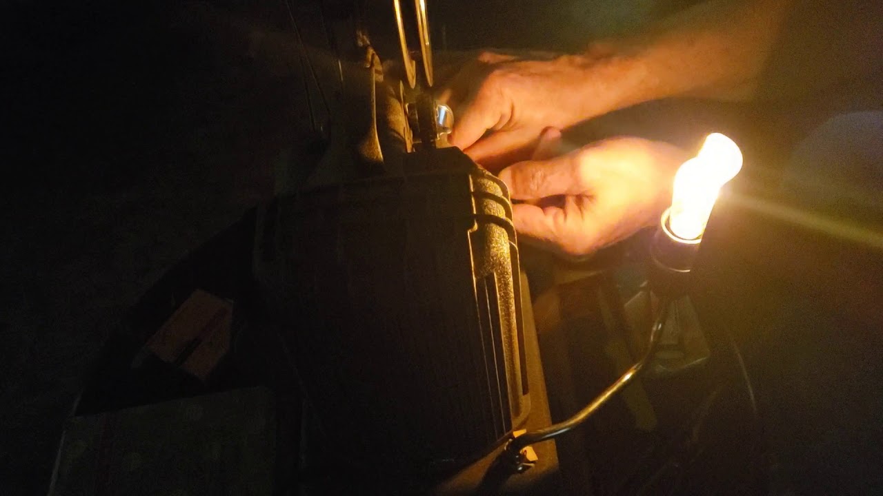 1950's Nizo Lucia Model 2 projector In Action