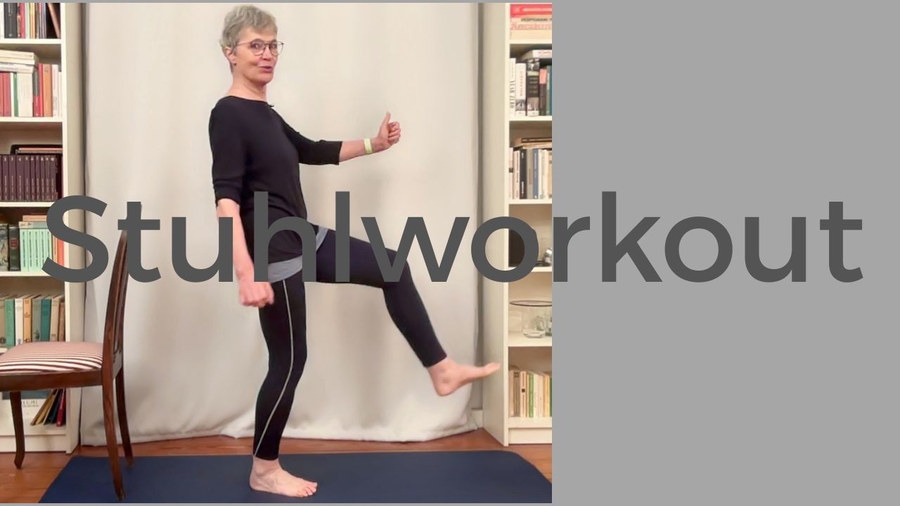 Verspannter Körper? Dieses Stuhlworkout macht dich wieder beweglich.