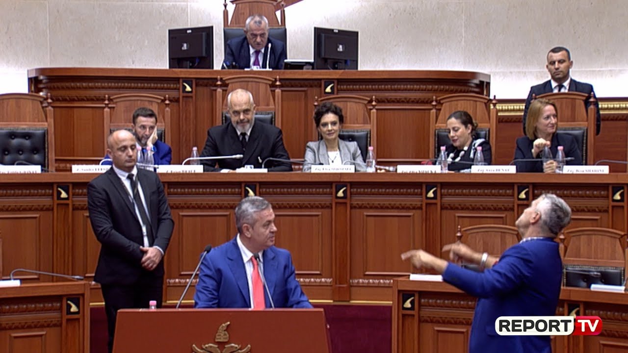 Report TV - Gjuzi 'i përvishet', Ruçi i jep ultimatum: Ulu ose të përjashtova! Gallatë në Kuvend