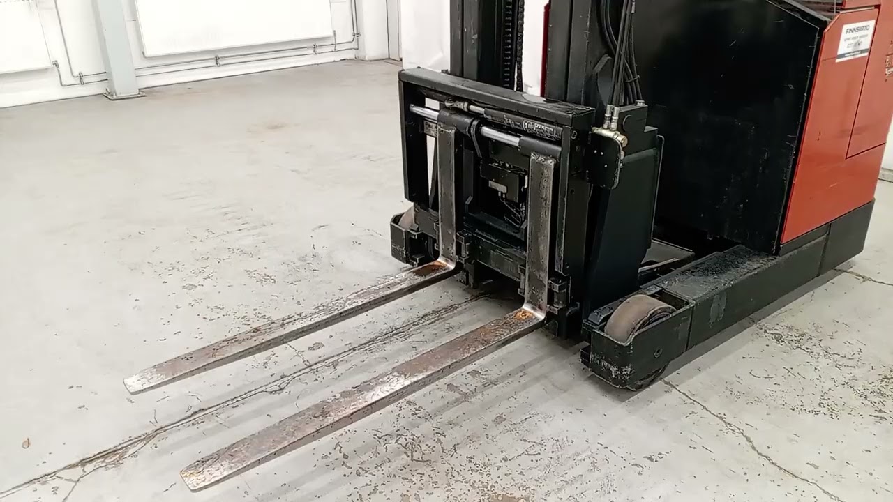 BT RR E2 Työntömastotrukki, Hydrauliset piikit!