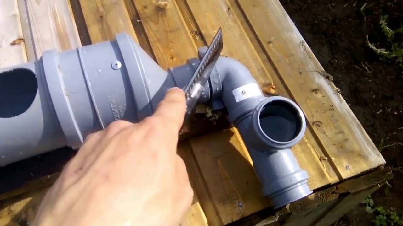 Поилка для кур своими руками.A drinking bowl for chickens own hands.