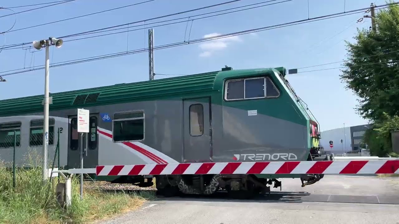 Trenord Regionale 25855 Milano Porta Garibaldi - Ponte San Pietro con  MDVC revamp
