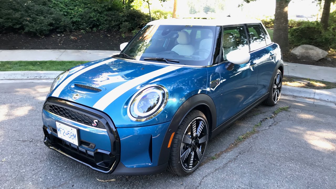 ‘22 Mini Cooper S 5 Door: more room, good BMW tech, still tons of fun