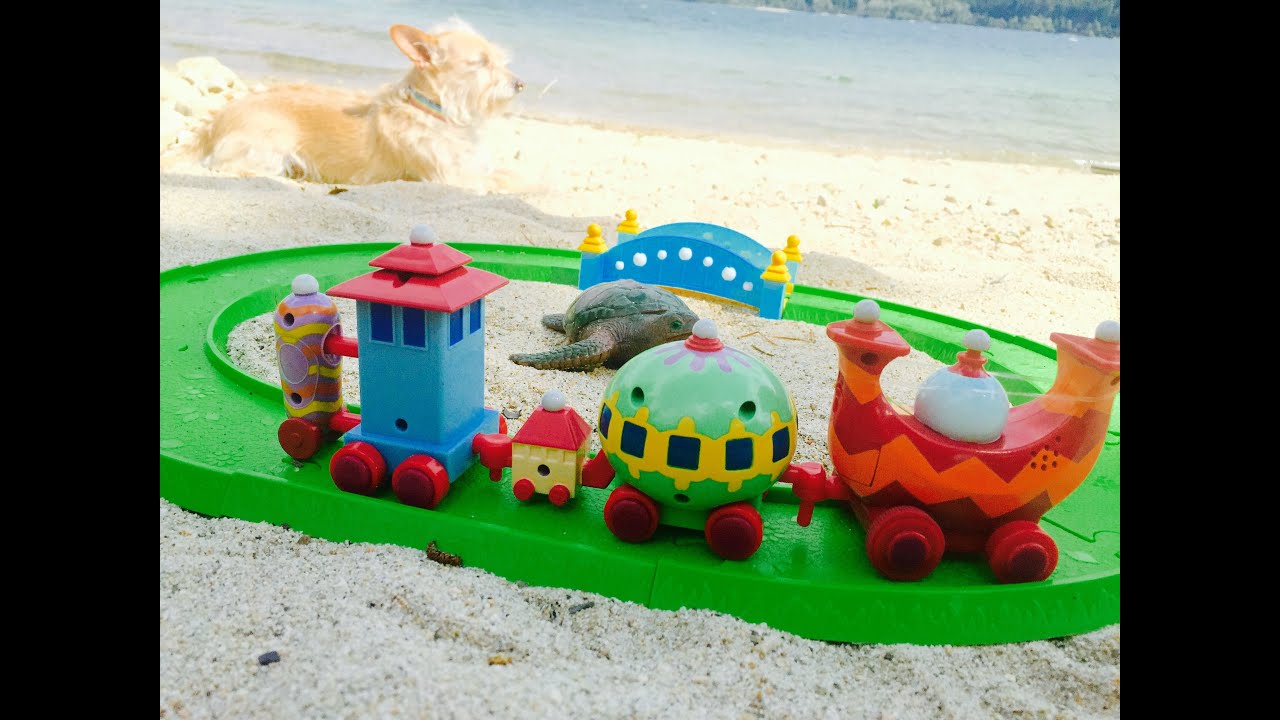 NINKY NONK TOY Train Ride On The Beach!