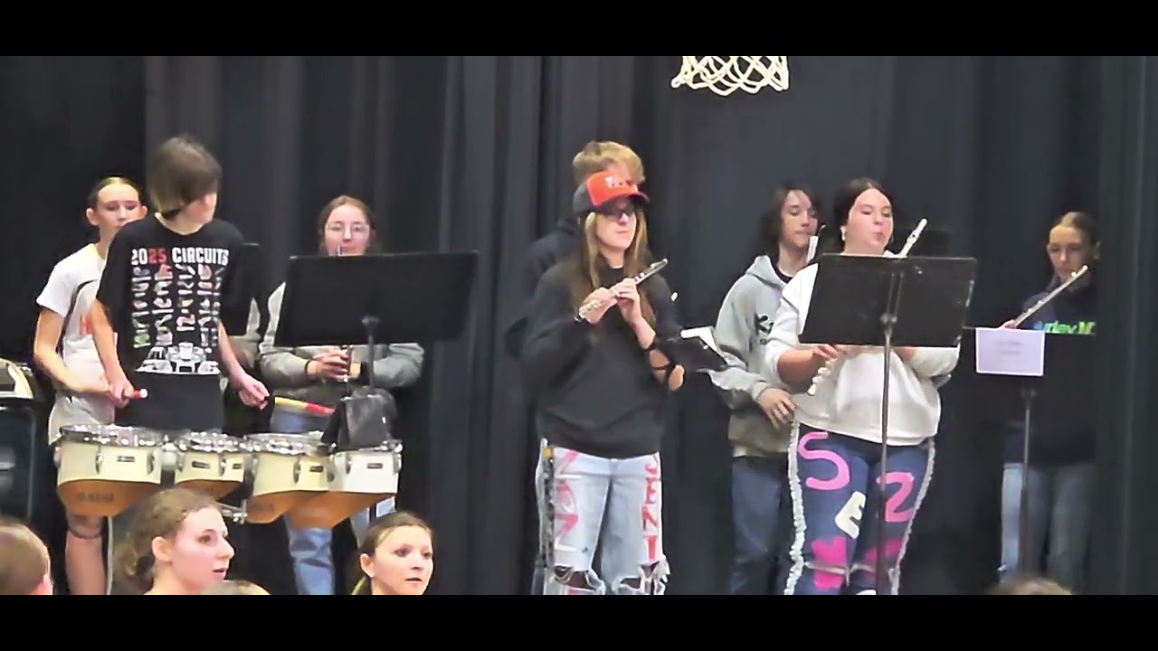 Horicon School pep band performing Enter Sandman - Horicon HS - 021026
