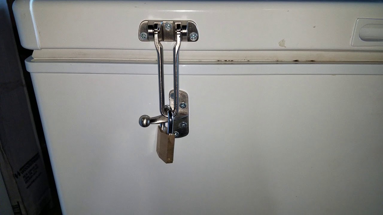 DIY TUTORIAL HOW TO MAKE A HOMEMADE LOCK FOR FREEZER OR REFRIGERATOR. #howto #how #diy #doityourself