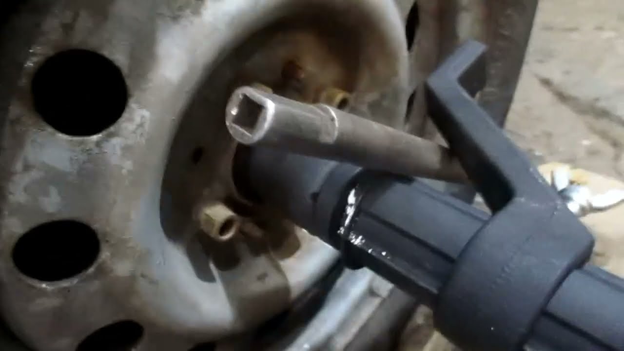 Такого применения мясорубки я еще не видел.