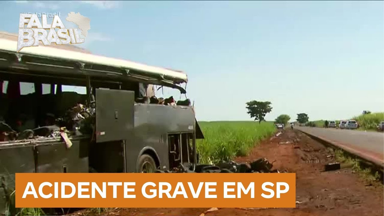 Acidente grave entre caminhão e ônibus deixa 12 mortos em São Paulo