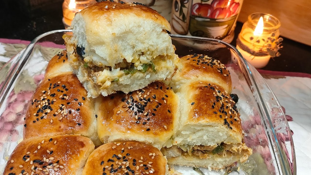  خبز  محشي بالدجاج طري ولذيذ 😋😋Stuffed bread with chicken 